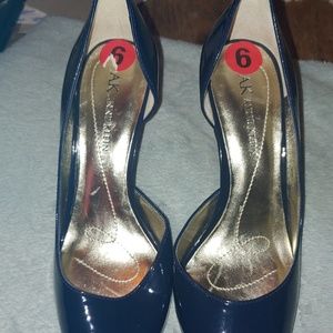 Anne Klein Navy blue patent pumps